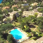Apartamento Côte D'azur Saint-raphaël, Rez-jardin Et Piscine *