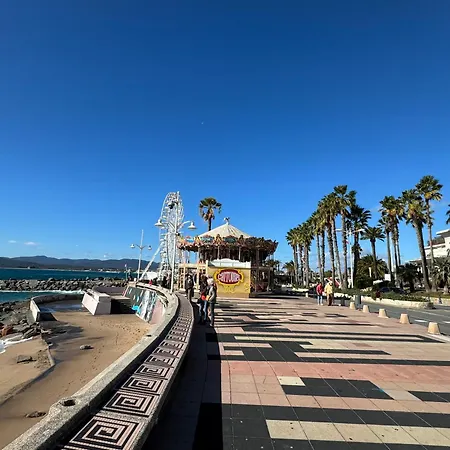 Côte D'azur Saint-raphaël, Rez-jardin Et Piscine Saint-Raphaël