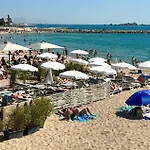 Apartment Cote D'azur Saint-raphael, Rez-jardin Renove Saint-Raphaël