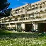 Apartment Cote D'azur Saint-raphael, Rez-jardin Renove